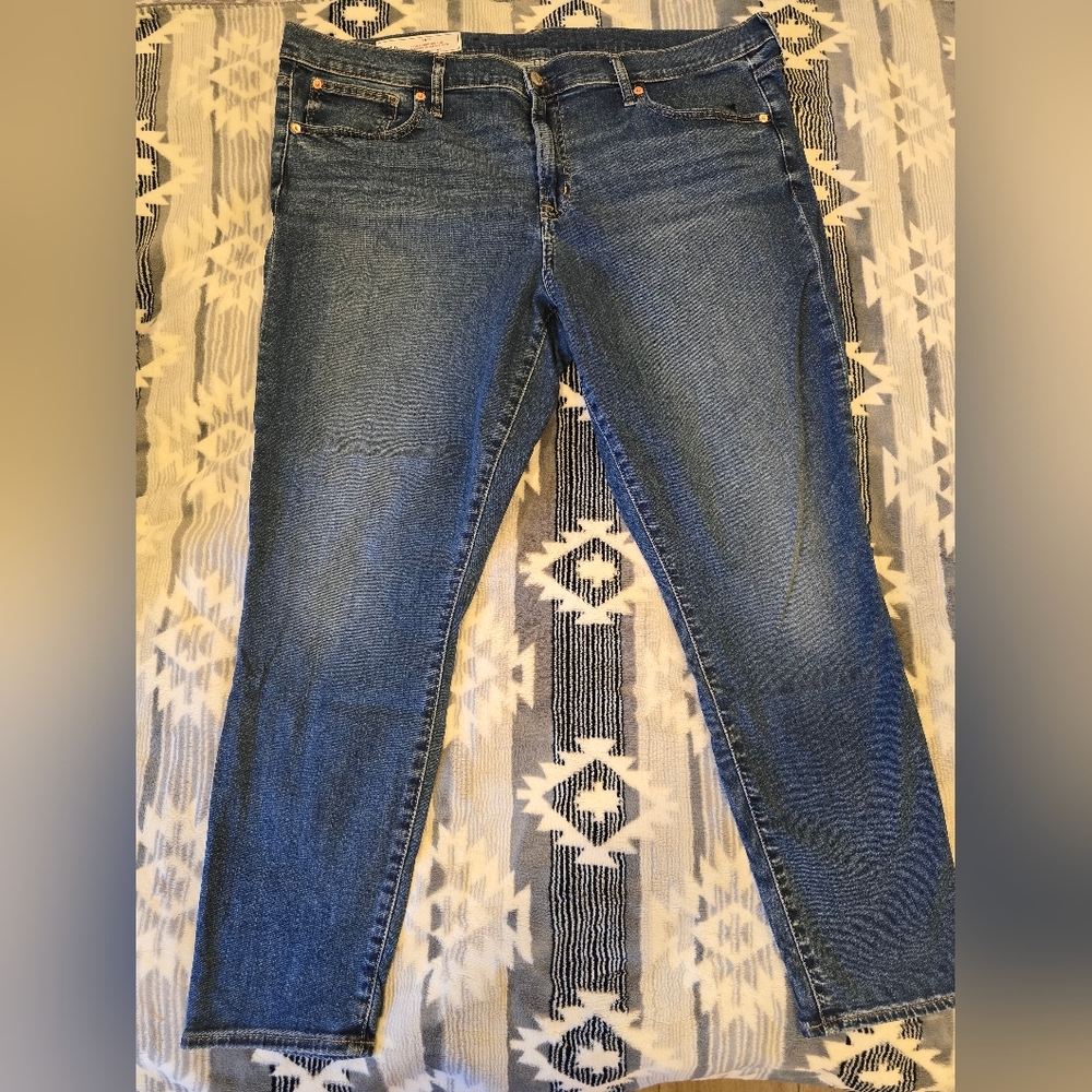 GAP Women's Skinny Jeans in Denim Blue